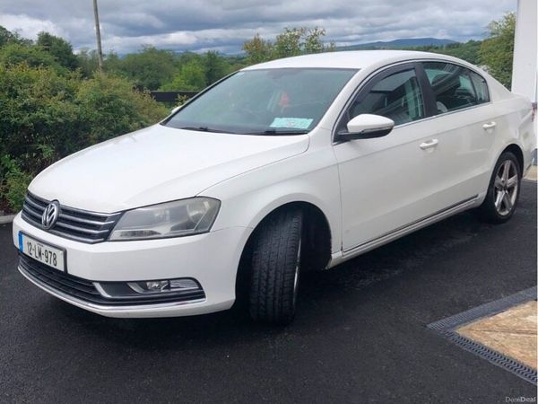 Volkswagen Passat Saloon, Diesel, 2012, White
