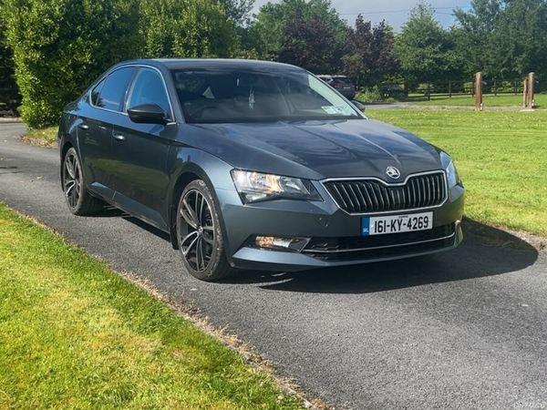 Skoda Superb Hatchback, Diesel, 2016, Grey