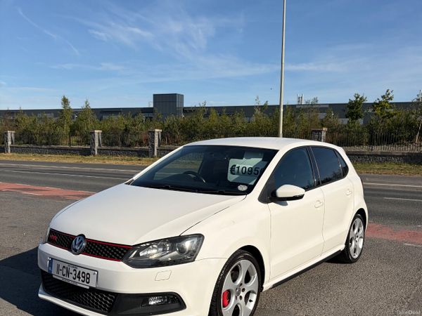 Volkswagen Polo Hatchback, Petrol, 2011, White