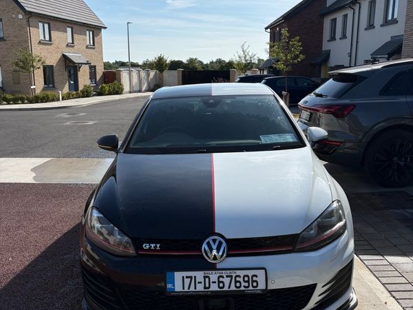 Volkswagen Golf Hatchback, Petrol, 2017, White