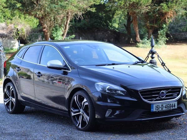 Volvo V40 Hatchback, Diesel, 2015, Black