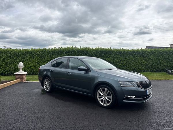 Skoda Octavia Hatchback, Diesel, 2018, Grey