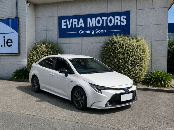 Toyota Corolla Saloon, Petrol Hybrid, 2019, White