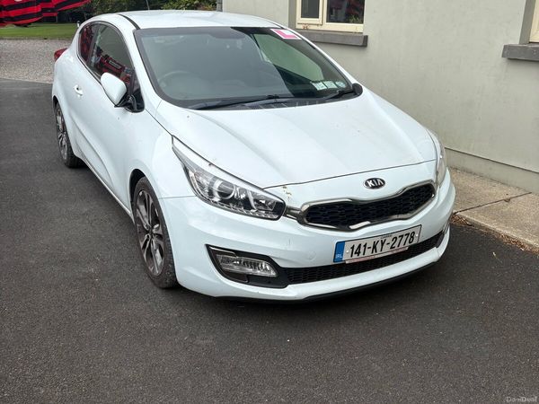 Kia Ceed Hatchback, Diesel, 2014, White