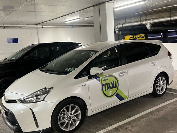 Toyota Prius MPV, Petrol Hybrid, 2019, White