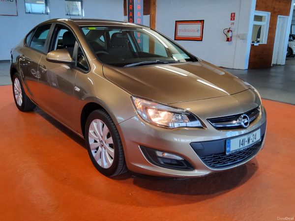 Opel Astra Saloon, Diesel, 2014, Bronze