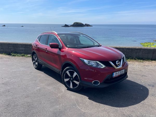 Nissan Qashqai SUV, Diesel, 2017, Red