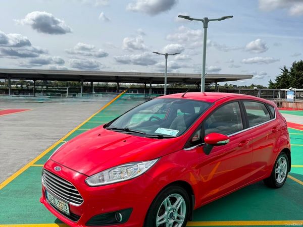 Ford Fiesta Hatchback, Petrol, 2013, Red