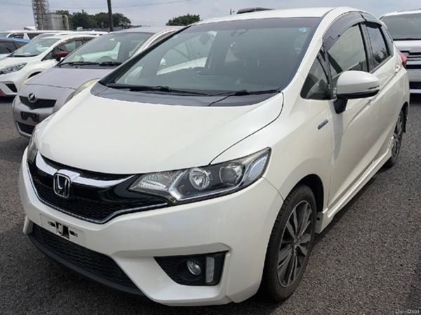 Honda Fit Hatchback, Petrol Hybrid, 2016, White