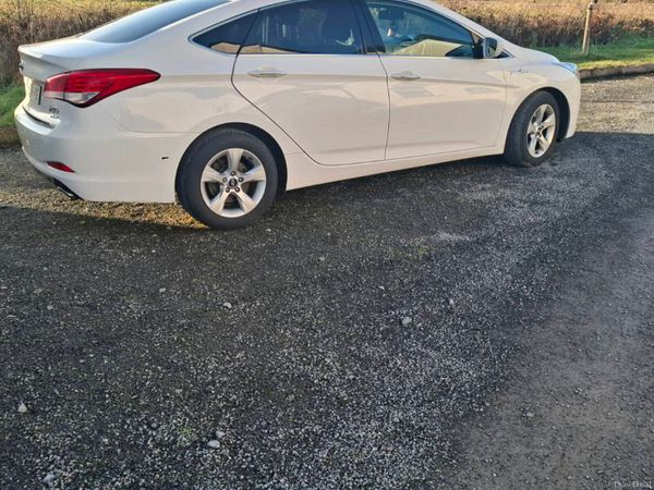 Hyundai i40 Saloon, Diesel, 2014, White