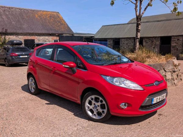 Ford Fiesta Hatchback, Diesel, 2012, Red
