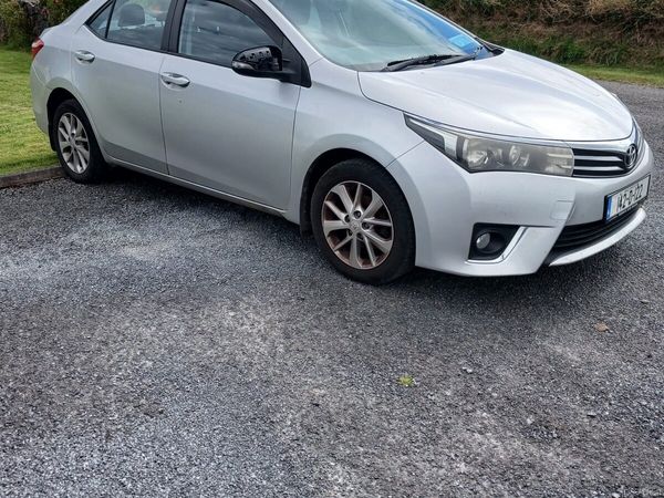 Toyota Corolla Saloon, Diesel, 2014, Silver
