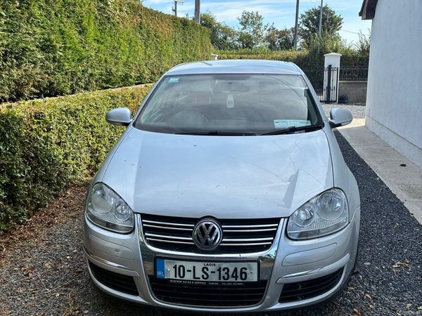 Volkswagen Jetta Saloon, Diesel, 2010, Silver