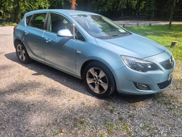 Opel Astra Hatchback, Diesel, 2010, Blue