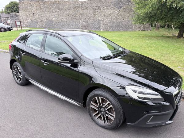 Volvo V40 Hatchback, Diesel, 2016, Black