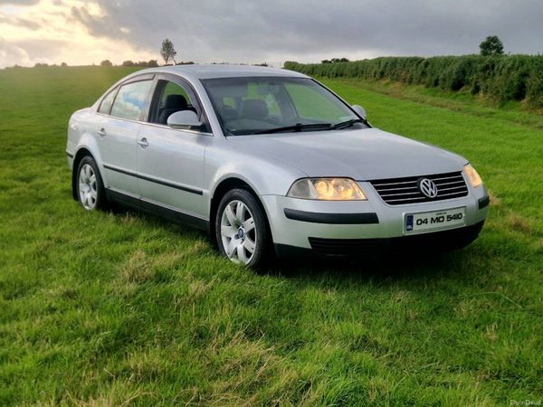 Volkswagen Passat Saloon, Diesel, 2004, Silver