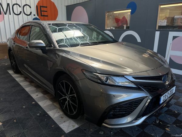 Toyota Camry Saloon, Petrol Hybrid, 2023, Grey