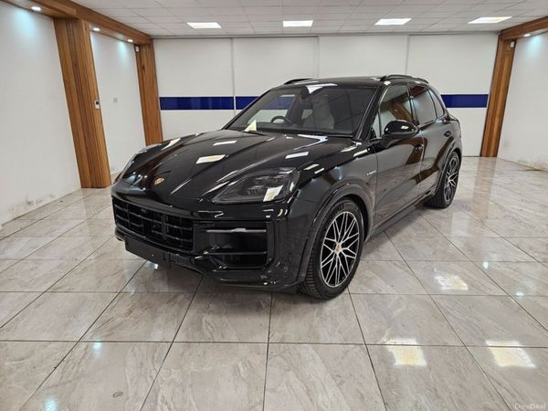 Porsche Cayenne SUV, Petrol Plug-in Hybrid, 2025, Black