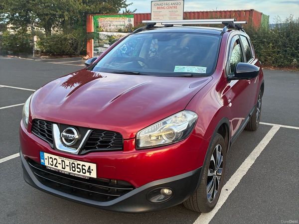 Nissan Qashqai Hatchback, Diesel, 2013, Red