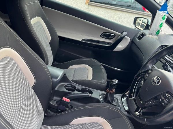 Kia Ceed Hatchback, Diesel, 2016, White