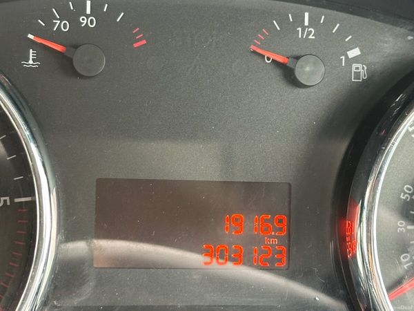 Peugeot 3008 MPV, Diesel, 2010, Grey
