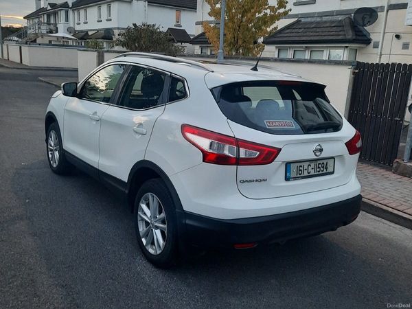 Nissan Qashqai Hatchback, Petrol, 2016, White