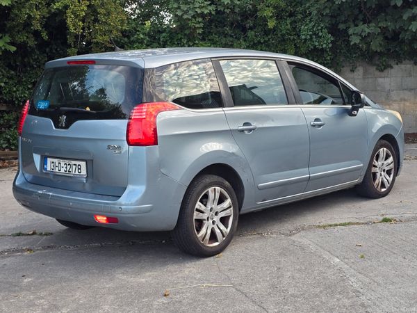 Peugeot 5008 MPV, Diesel, 2013, Blue