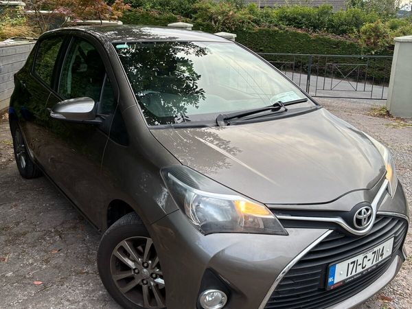 Toyota Yaris Hatchback, Petrol, 2017, Grey