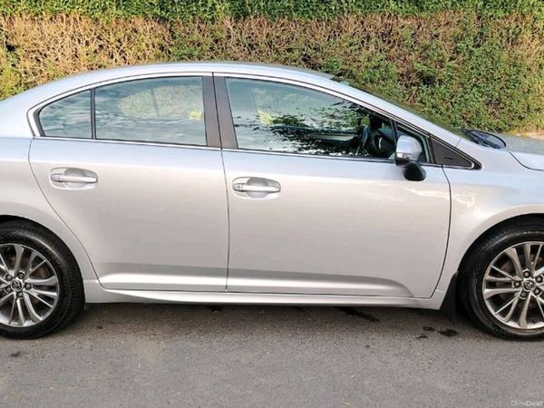 Toyota Avensis Saloon, Diesel, 2017, Silver