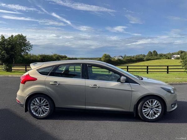 Ford Focus Hatchback, Diesel, 2017, Grey