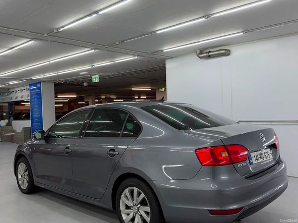 Volkswagen Jetta Saloon, Diesel, 2014, Grey