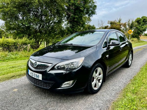 Vauxhall Astra Hatchback, Diesel, 2011, Black