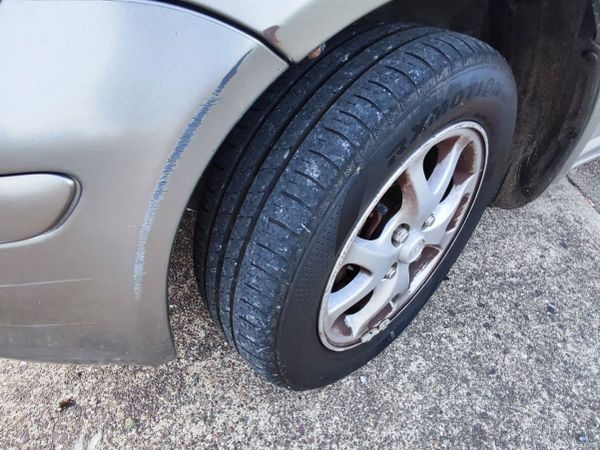 Toyota Yaris Hatchback, Petrol, 2005, Grey