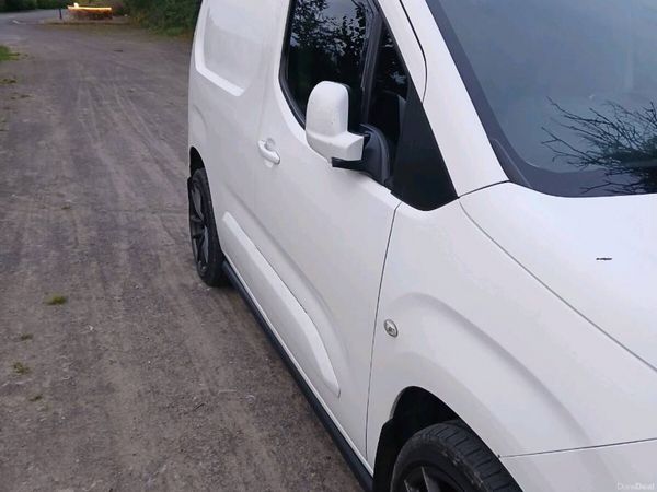 Peugeot Partner MPV, Diesel, 2019, White