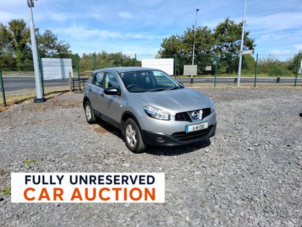 Nissan Qashqai Hatchback, Petrol, 2011, Silver