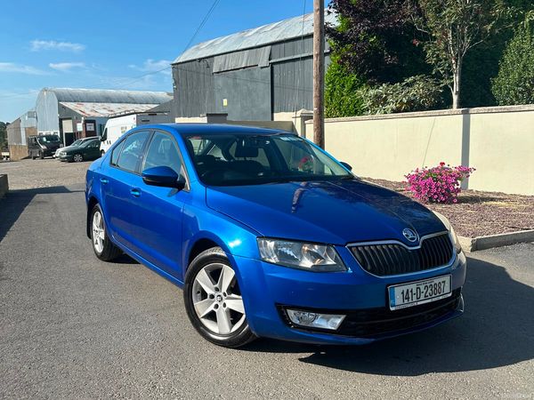 Skoda Octavia Saloon, Diesel, 2014, Blue