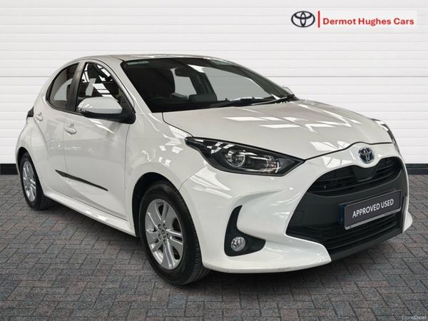 Toyota Yaris Hatchback, Petrol Hybrid, 2022, White