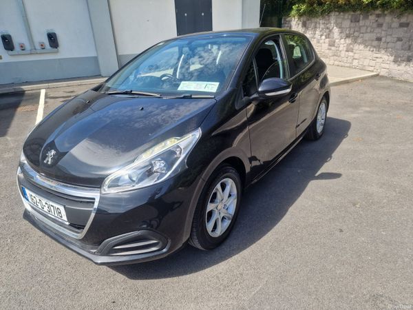 Peugeot 208 Hatchback, Petrol, 2016, Black