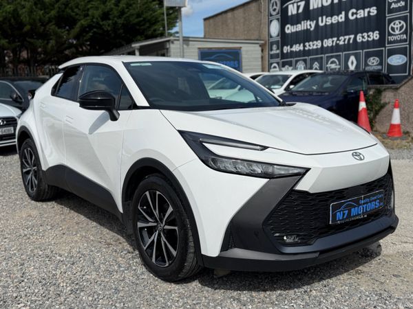 Toyota C-HR SUV, Petrol Hybrid, 2025, White
