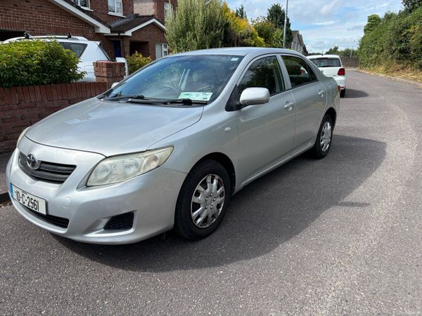 Toyota Corolla Saloon, Petrol, 2010, Silver