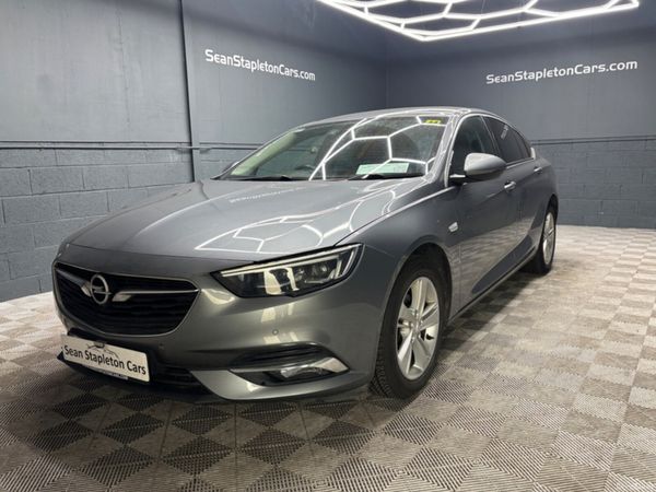 Opel Insignia Hatchback, Diesel, 2018, Grey