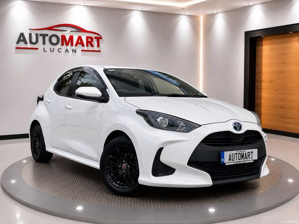 Toyota Yaris Hatchback, Petrol Hybrid, 2021, White