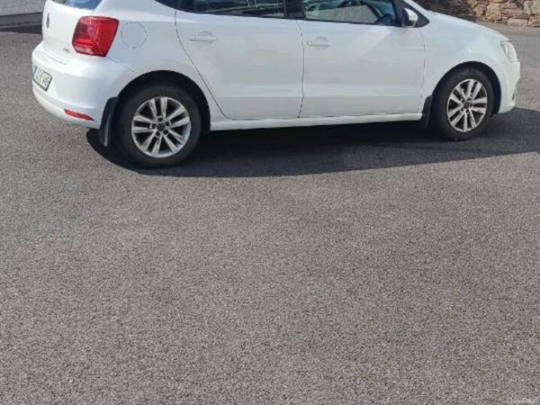 Volkswagen Polo Hatchback, Petrol, 2015, White