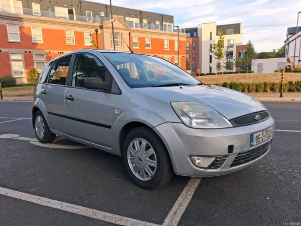 Ford Fiesta Hatchback, Petrol, 2005, Silver