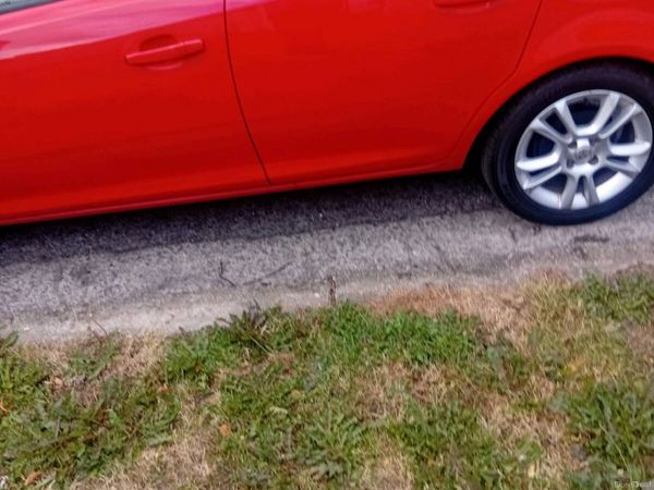 Vauxhall Corsa Hatchback, Diesel, 2013, Red