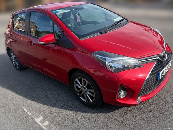 Toyota Yaris Hatchback, Petrol, 2016, Red
