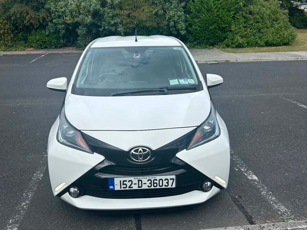 Toyota Aygo Hatchback, Petrol, 2015, White