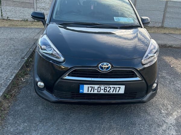 Toyota Sienta MPV, Petrol Hybrid, 2017, Black