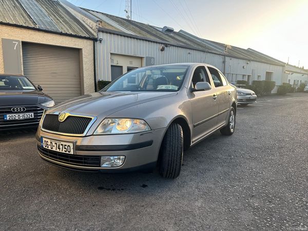 Skoda Octavia Hatchback, Petrol, 2006, Beige