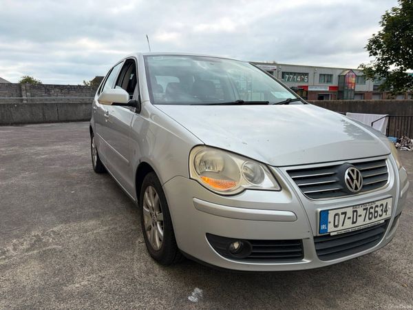 Volkswagen Polo Hatchback, Petrol, 2007, Silver